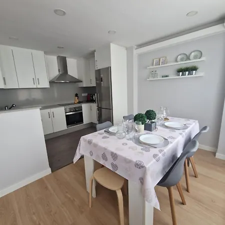 Cancela, Super Luminoso Y Bien Situado Lägenhet *