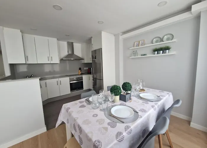 Cancela, Super Luminoso Y Bien Situado * A Coruna